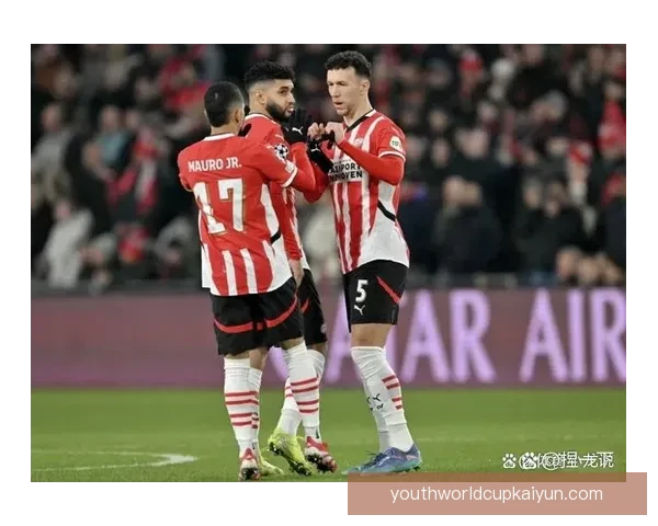 欧冠联赛冠军赔率分析显示多支球队竞争激烈，状态逐渐清晰