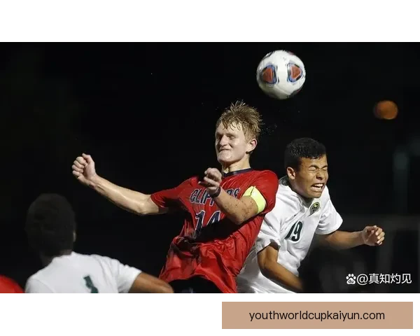 足球明星表演在赛事舞台上引发观众热烈反响